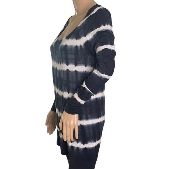 T-PARTY Black & White L/S Tie Dyed Tunic w Wide Round Neck. Very Nice Fabric M - Picture 3 of 8